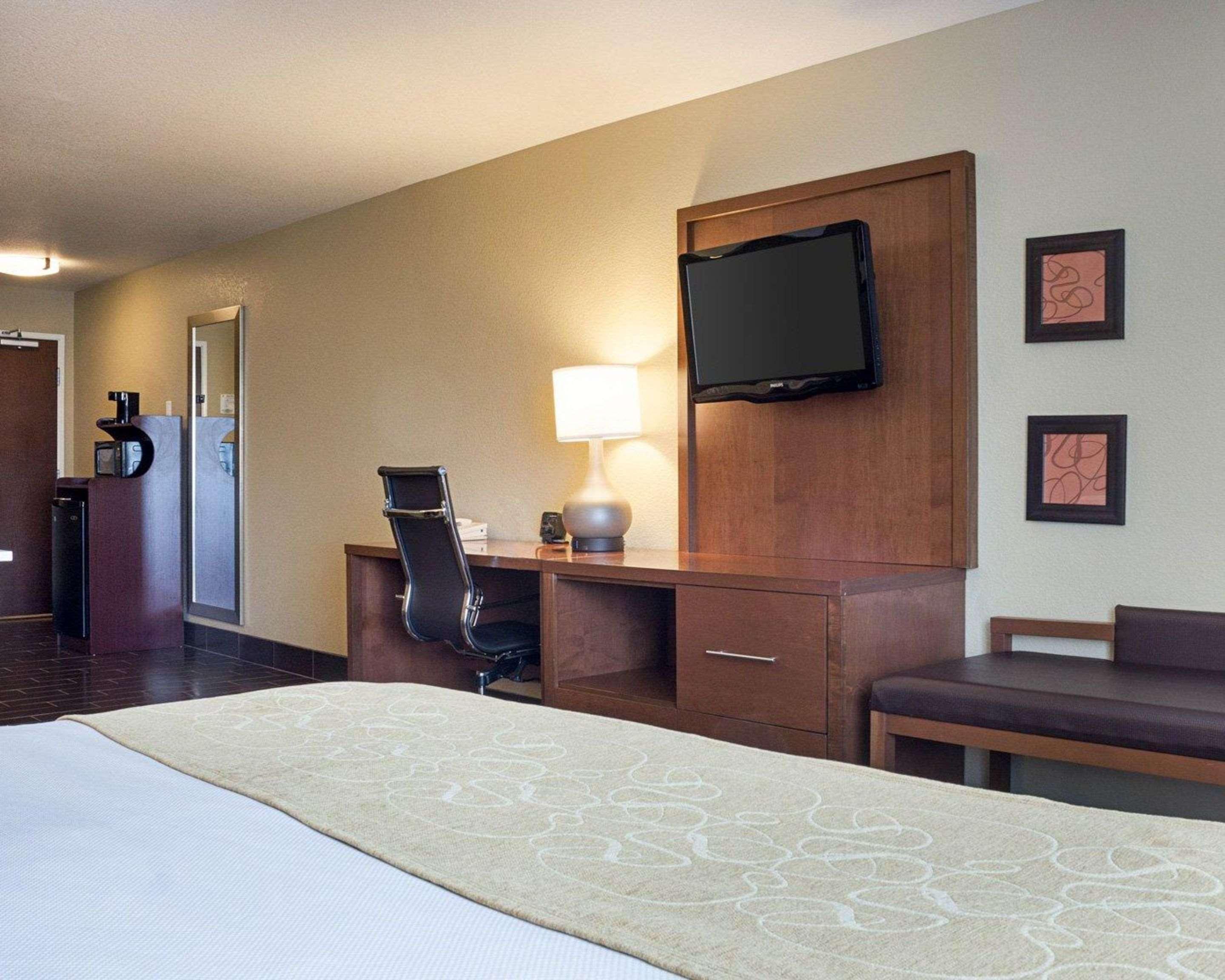 מינוט Comfort Suites מראה חיצוני תמונה