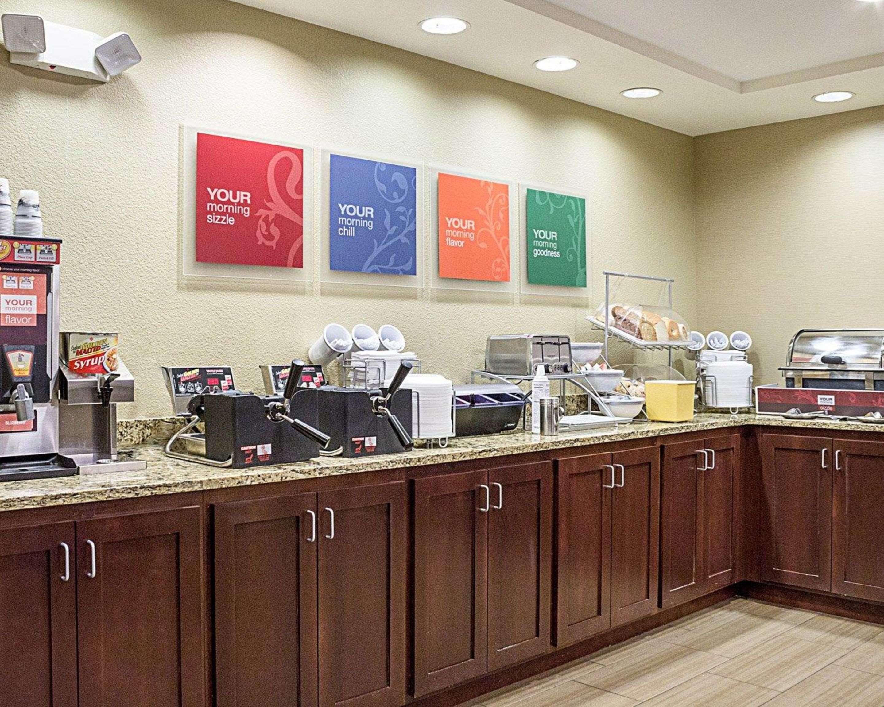 מינוט Comfort Suites מראה חיצוני תמונה