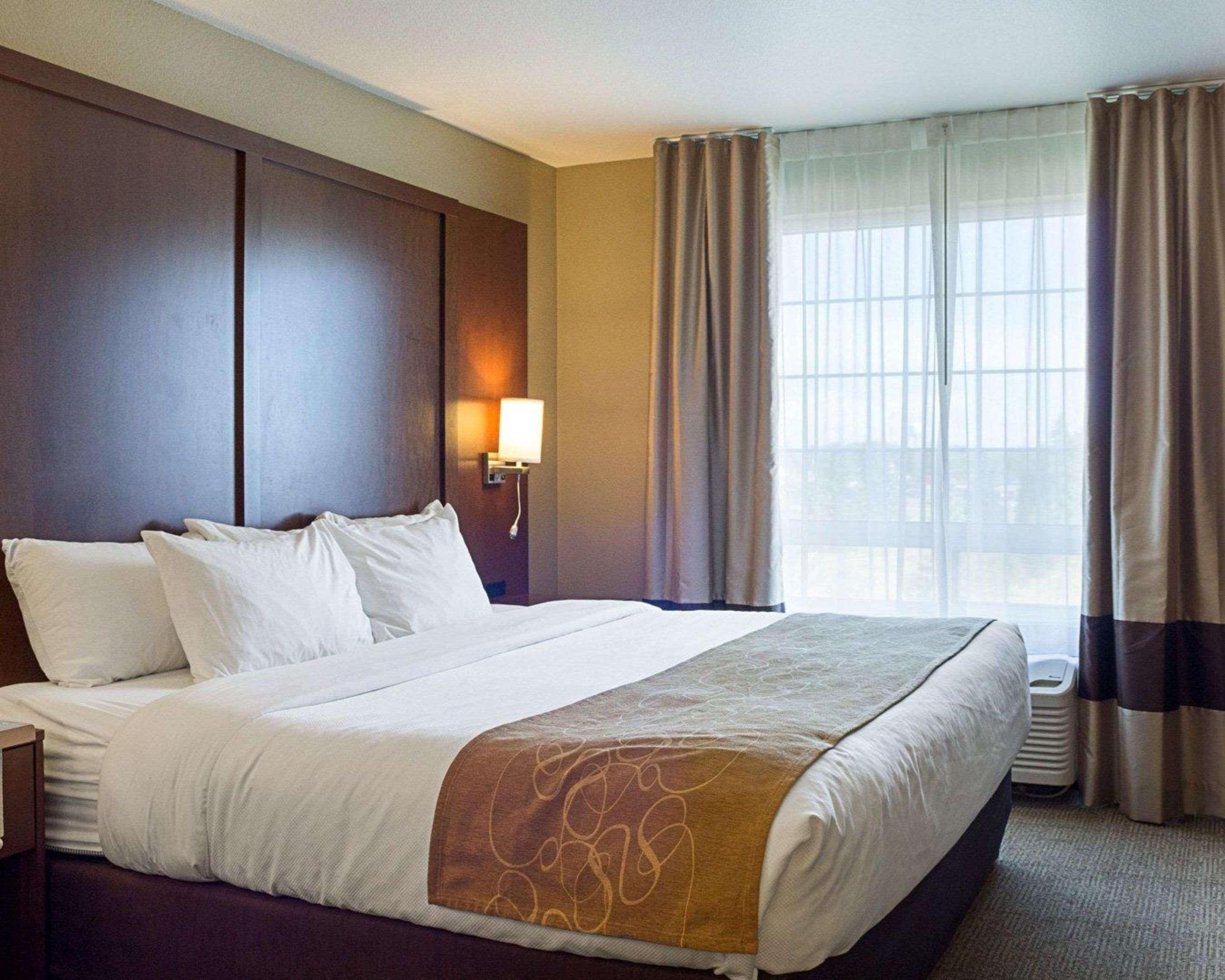 מינוט Comfort Suites מראה חיצוני תמונה