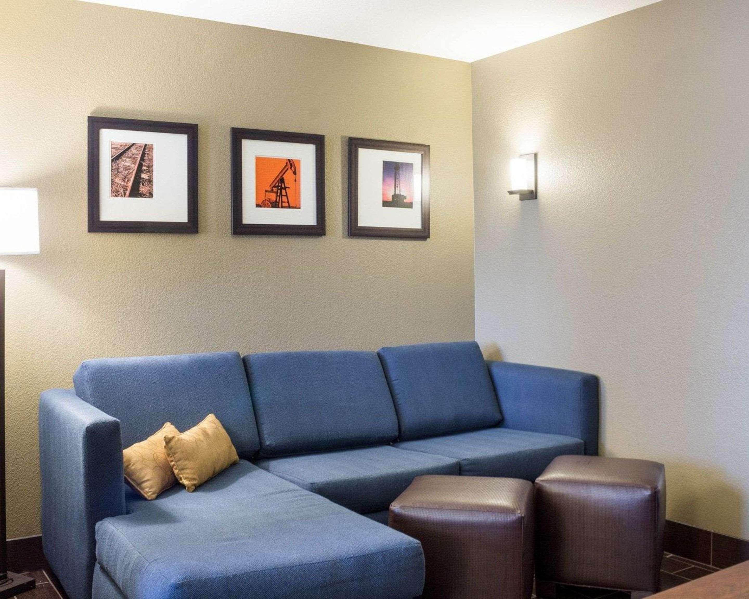 מינוט Comfort Suites מראה חיצוני תמונה