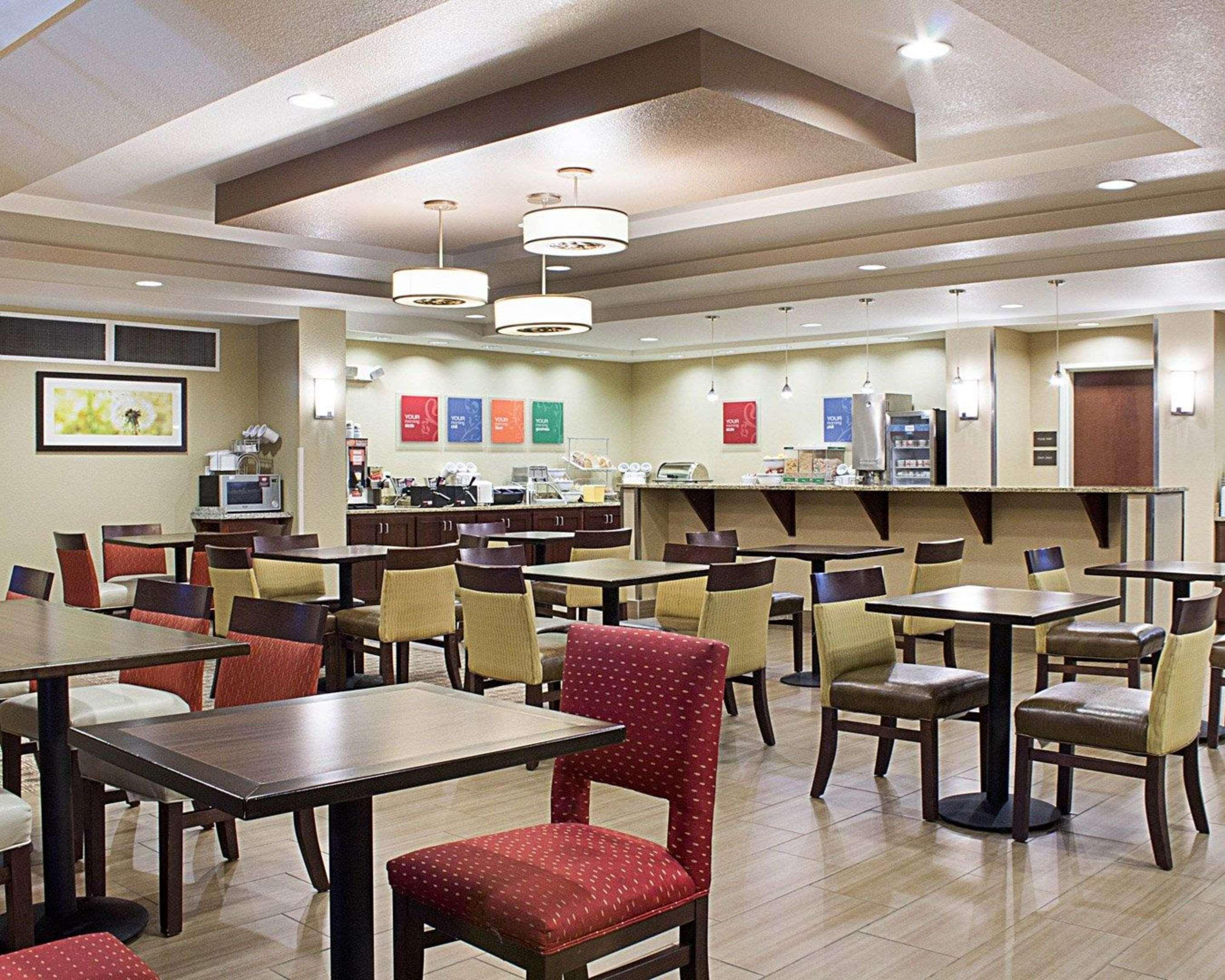 מינוט Comfort Suites מראה חיצוני תמונה