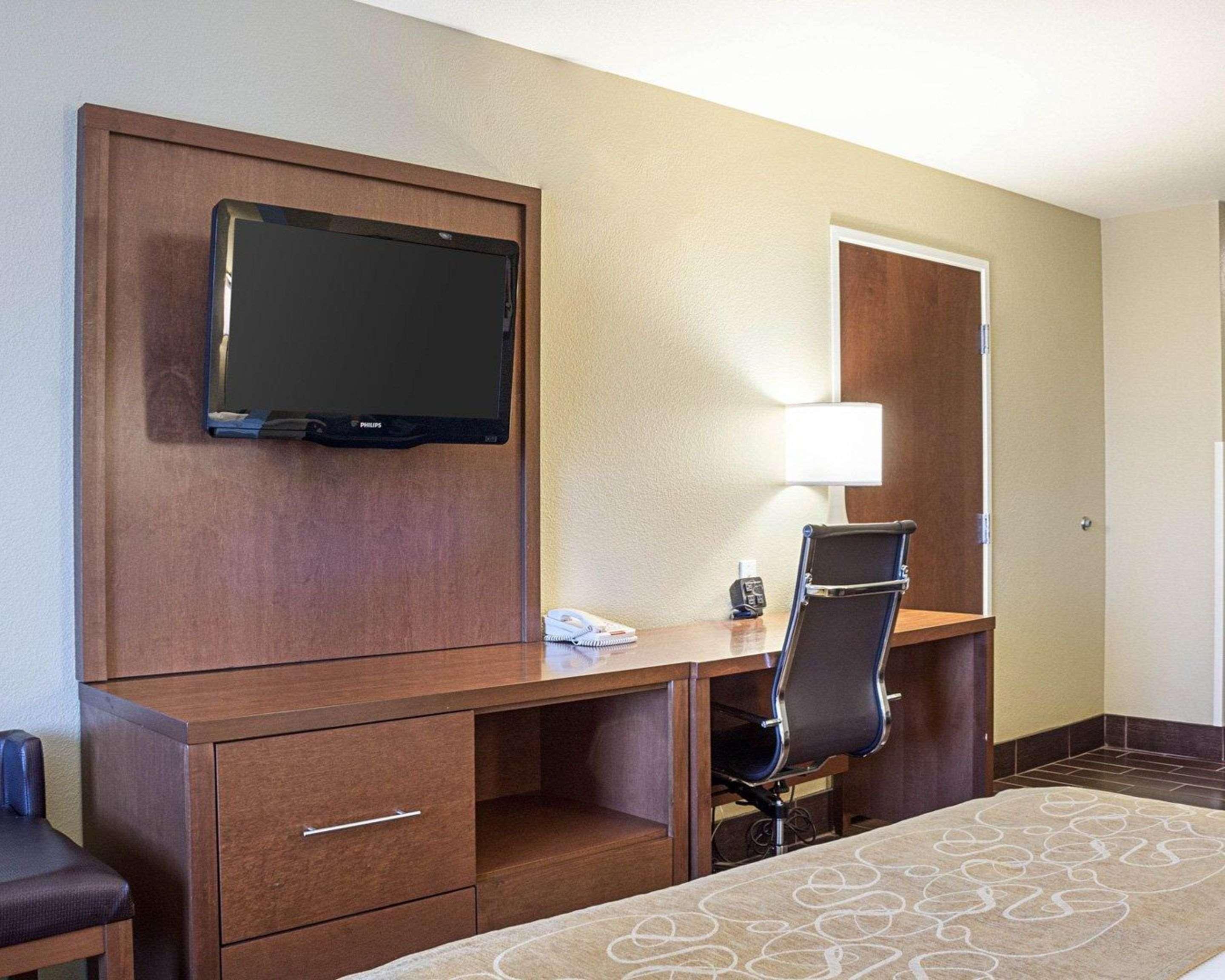 מינוט Comfort Suites מראה חיצוני תמונה