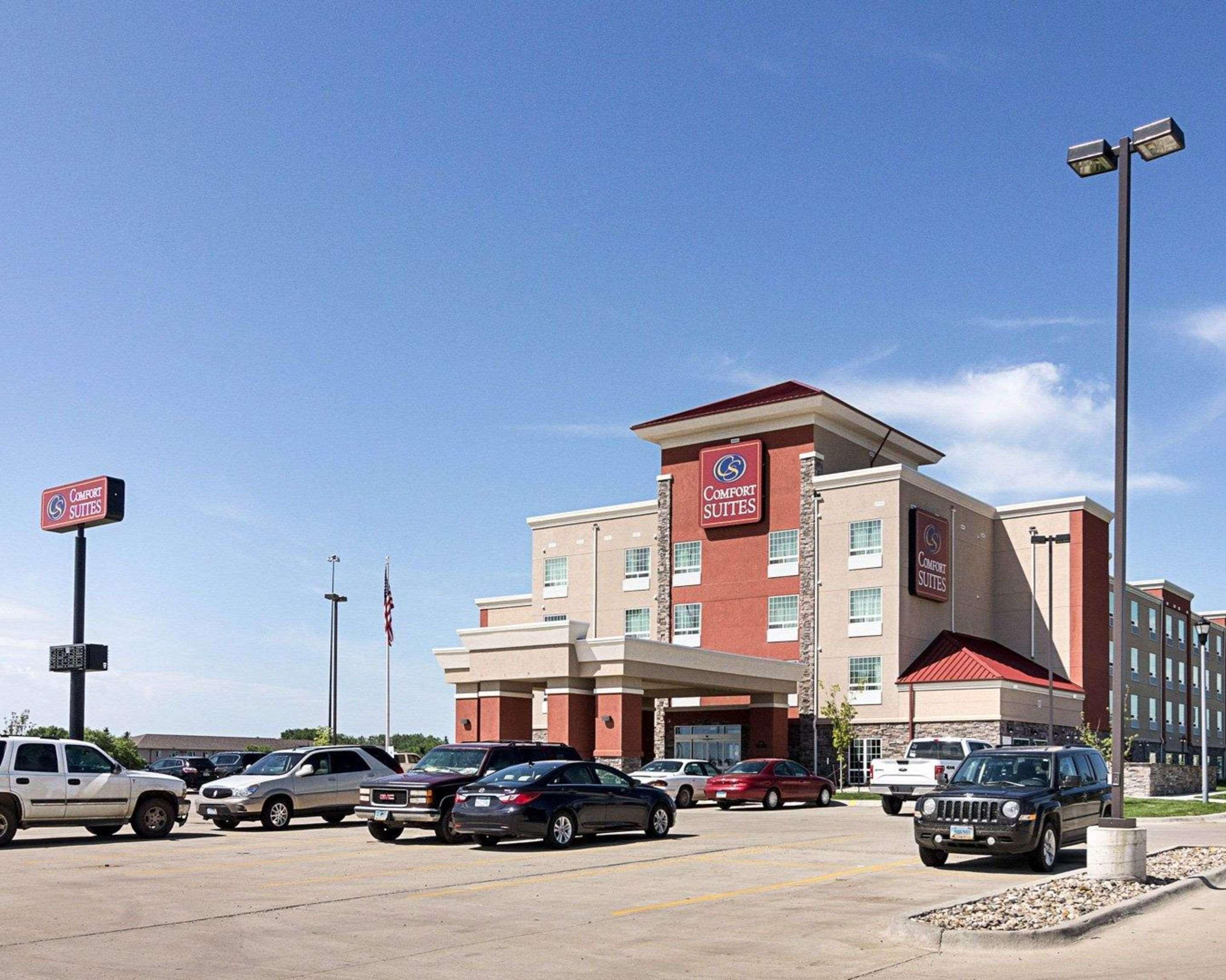 מינוט Comfort Suites מראה חיצוני תמונה