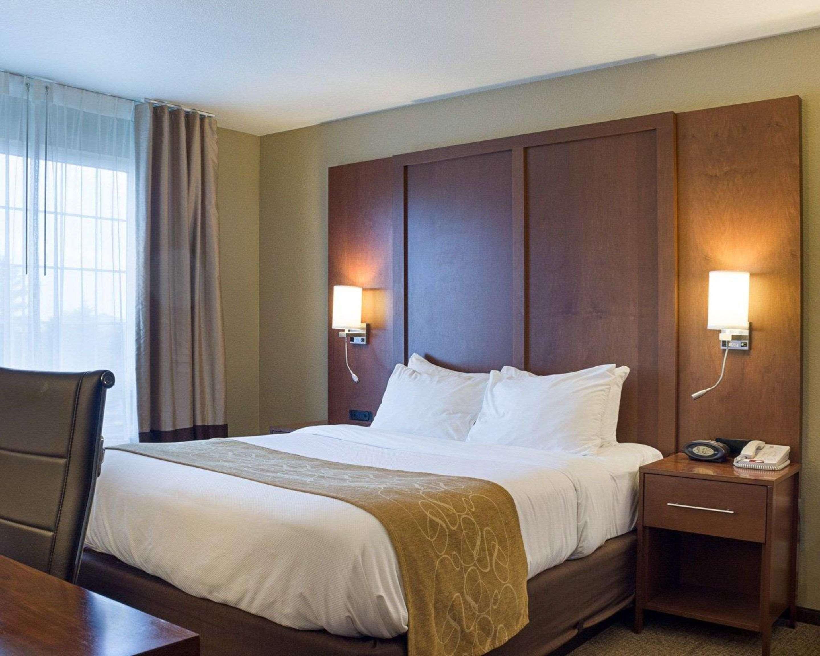 מינוט Comfort Suites מראה חיצוני תמונה