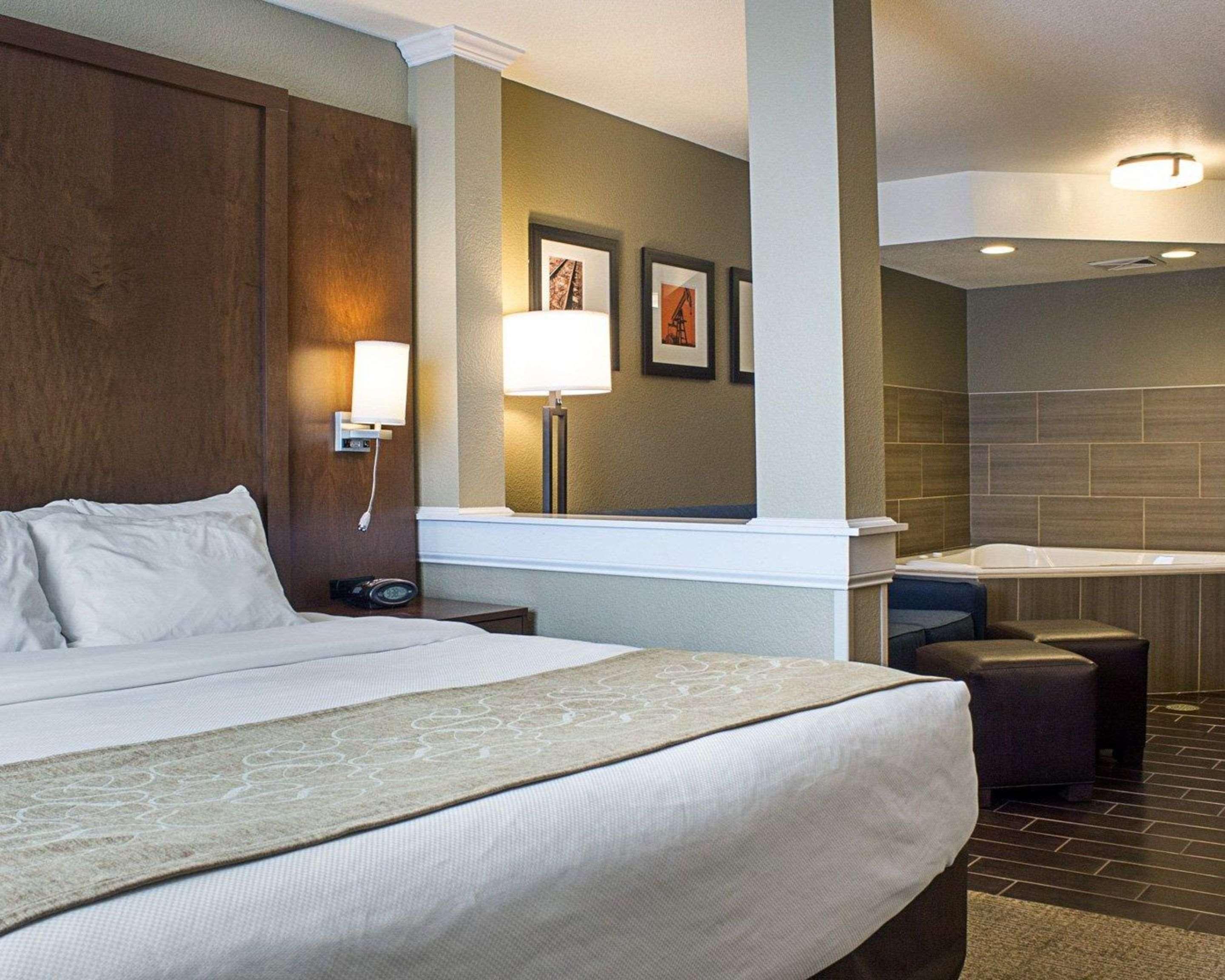 מינוט Comfort Suites מראה חיצוני תמונה