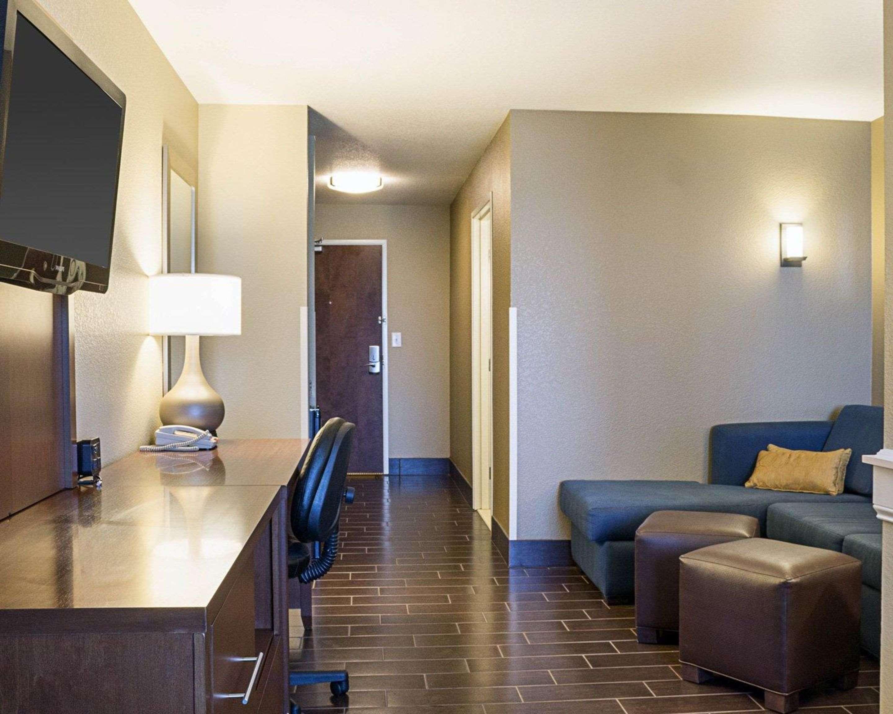 מינוט Comfort Suites מראה חיצוני תמונה
