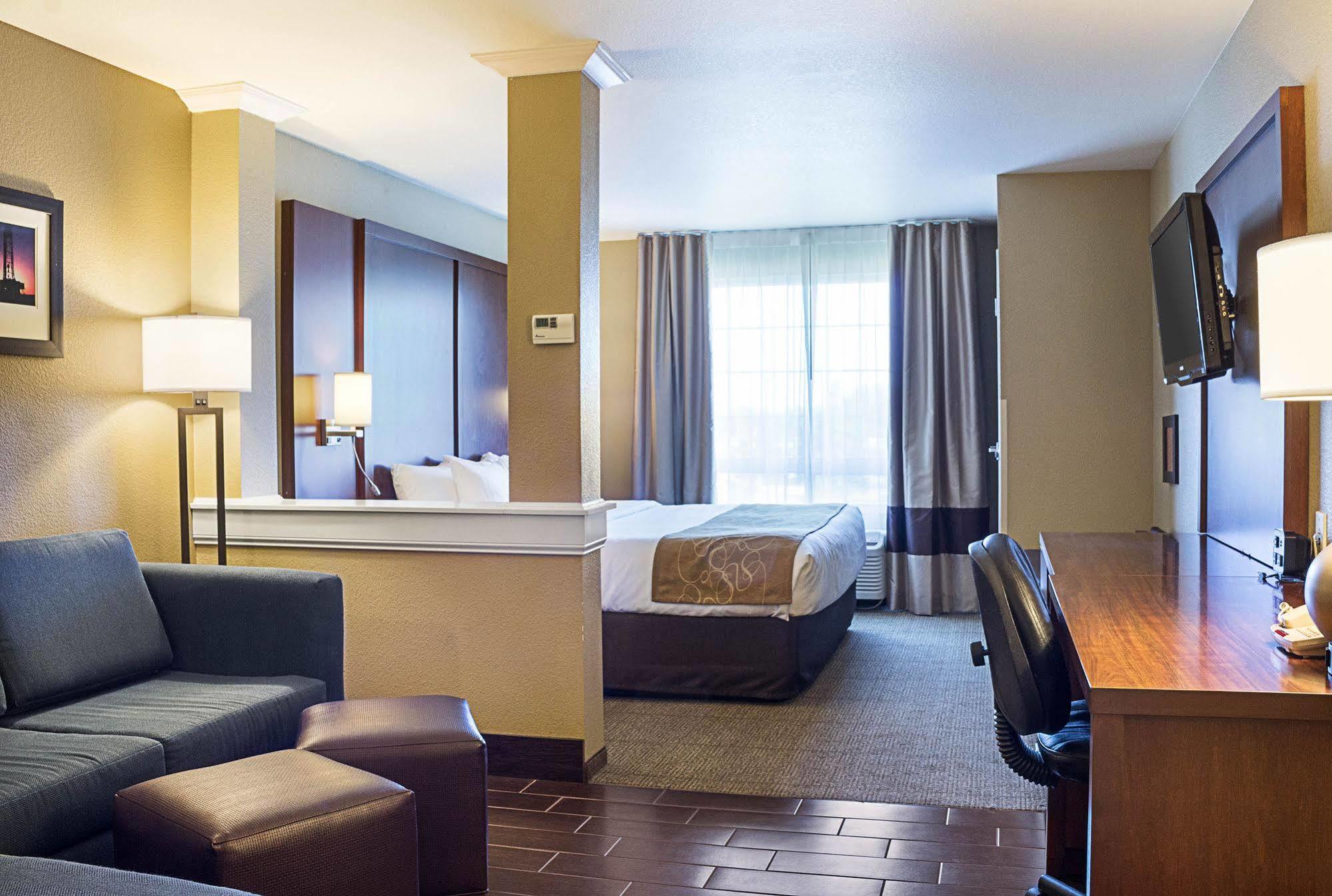 מינוט Comfort Suites מראה חיצוני תמונה