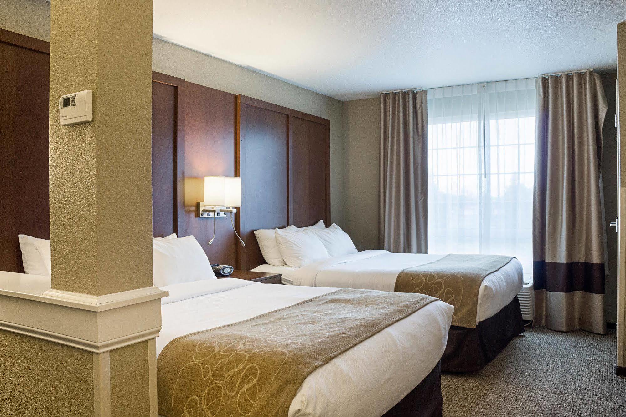 מינוט Comfort Suites מראה חיצוני תמונה