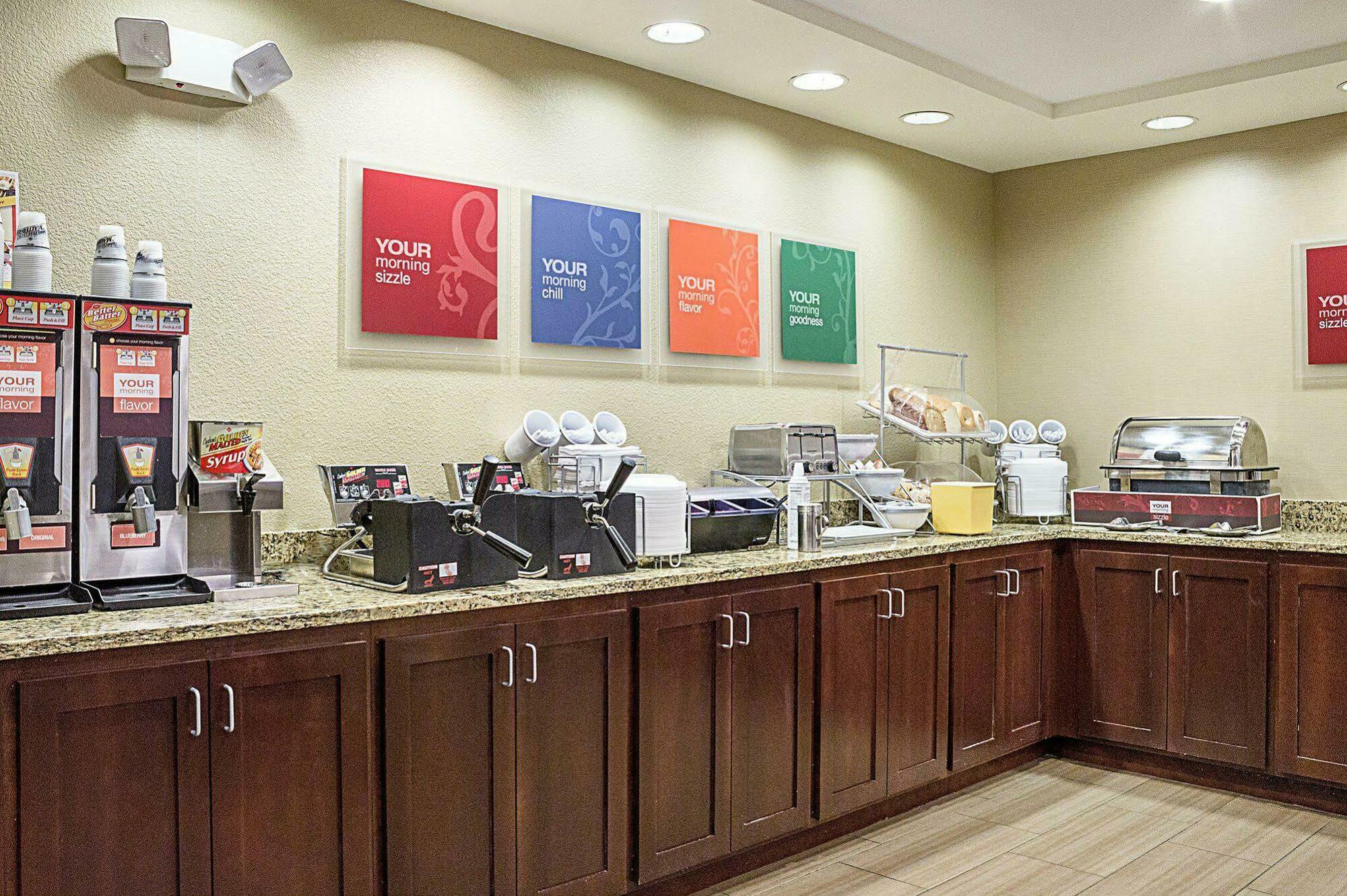 מינוט Comfort Suites מראה חיצוני תמונה